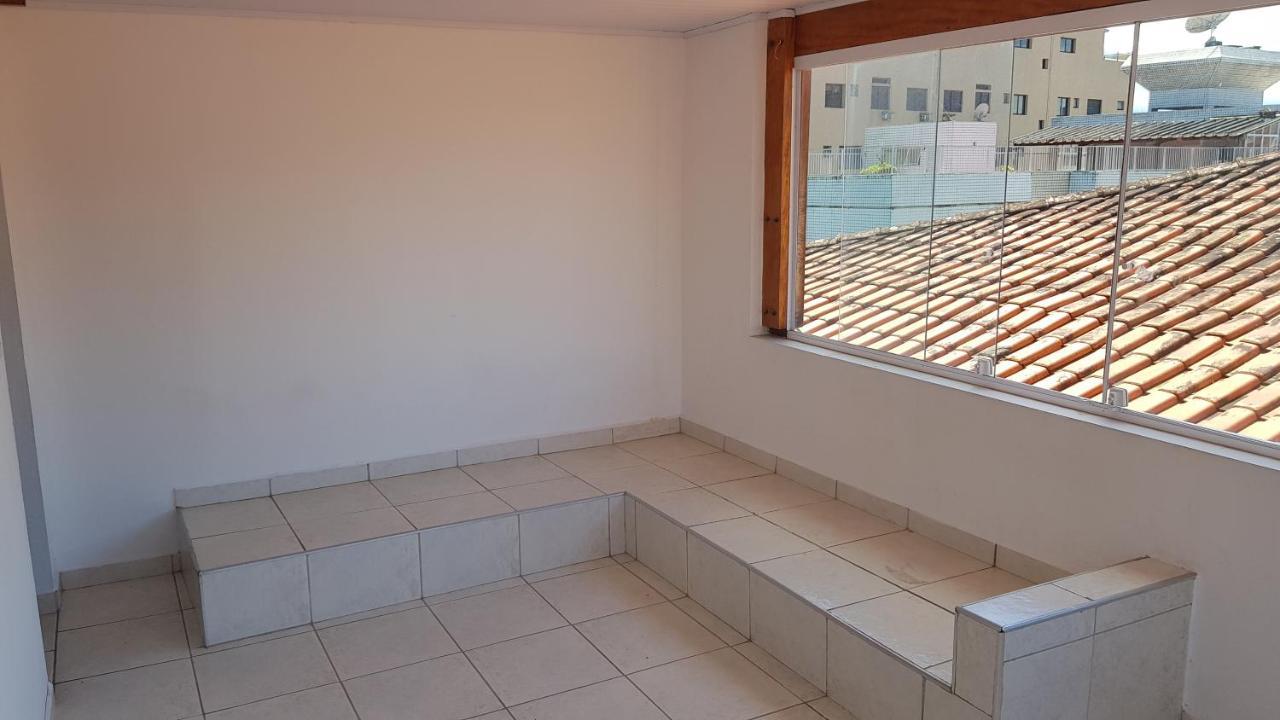 Apartamento A Uma Quadra Da Praia Гуаружа Экстерьер фото